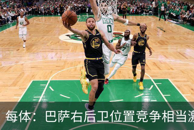 每体：巴萨右后卫位置竞争相当激烈，福特必须向弗里克证明自己